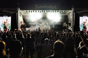 Fotoreport: Basinfirefest 2025 - Den 1