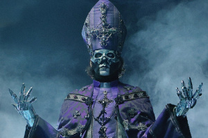 Nová kolekce merche GHOST ke Dni matek obsahuje speciální fialové dildo