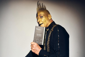 Místo riffů piano a smyčce – Till Lindemann vydal vánoční singl