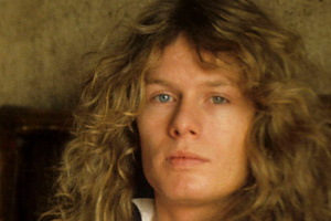 Vychází nová hudba zemřelého kytaristy WHITESNAKE a THIN LIZZY Johna Sykese, rodině navzdory