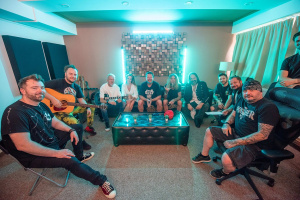 PROTHEUS spojili síly s českou hudební elitou. V novém singlu hostuje i Milan Špalek z KABÁTU!