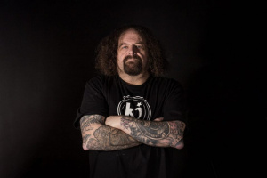 „Pořád mám pocit, že je tady.“ Shane Embury (NAPALM DEATH) vzpomíná na legendárního Tompu Lindberga