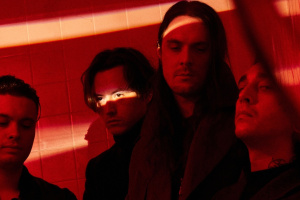 BAD OMENS začínají novou éru cinematickým videoklipem k singlu „Specter“