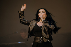 Tarja Turunen v prosinci vydá živé album „Rocking Heels: Live at Hellfest"