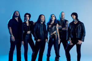 Alissa White-Gluz se stala frontwoman rychlíků DRAGONFORCE