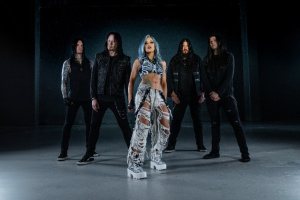 Dystopickou „Krvavou dynastii“ od ARCH ENEMY předchází nový klip