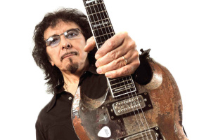 Tony Iommi spolupracuje s Robbie Williamsem