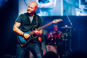 Náhradou za Ashoka v CRADLE OF FILTH se stal český kytarista Jiří Háb (ROOT, EAGLEHEART)