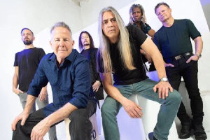 A-Z, rocková bokovka FATES WARNING, sdílí druhý singl z druhého alba