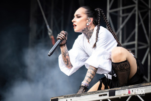 JINJER míří na evropské turné se zastávkou v Praze. Jak se jim podařilo prosadit za hranicemi?