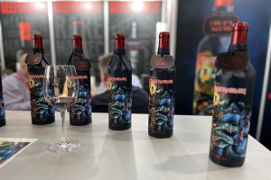 Koncert IRON MAIDEN v Praze se blíží! Což takhle se naladit s oficiálním kapelním vínem?