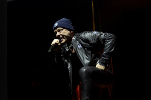 Bruce Dickinson zahrál na svém sólovém turné polozapomenutou raritu od IRON MAIDEN