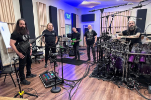 Konec pauzy, zpátky na značky – DREAM THEATER se nastěhovali do studia