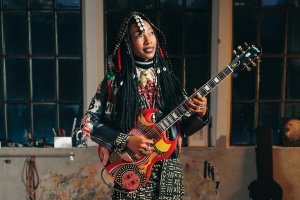 Duch Hendrixe objeven v Africe: Fatoumata Diawara inspiruje novou generaci muzikantek