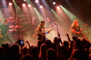 CHILDREN OF BODOM se znovu sešli, aby vzdali poctu Aleximu Laihovi. Pomohl jim frontman LOST SOCIETY