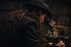 Tuomas Holopainen nás na novém albu NIGHTWISH zavede do světa prvoků