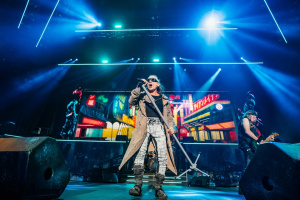 IRON MAIDEN mění Knebworth na Eddfest: 48 hodin v „Maiden Worldu“ k 50. výročí kapely