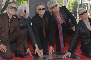 DEF LEPPARD dostali svou hvězdu na hollywoodském chodníku slávy