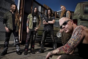 Poslechněte si: FIVE FINGER DEATH PUNCH feat. Rob Halford - "Lift Me Up"