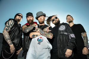 Na Prahu se řítí FIVE FINGER DEATH PUNCH. Speciálním hostem budou DYMYTRY