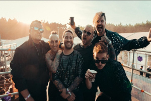 ELECTRIC CALLBOY vypustili energický cover SUM 41