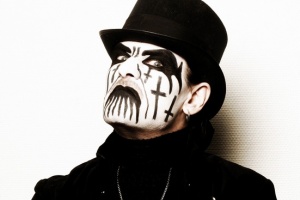 KING DIAMOND - "Give Me Your Soul"