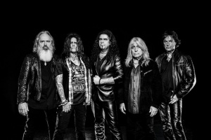 Velice životaschopný levoboček sestavy KING DIAMOND servíruje druhý chod!