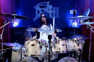 „Je pro nás důležité udržet Chuckův odkaz naživu,“ prohlásil Gene Hoglan o kapele DEATH TO ALL