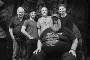 ŠKAREDÁ HOLKA přichází s novým albem „Poseidon“