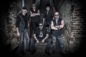 Hudba ze ztráty zrozená – GROG v novém singlu volají: „Víc už mi neber“