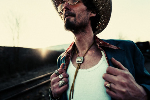 Pornohvězda Cicciolina jako rocková múza. Janny Richter odhaluje nový singl!