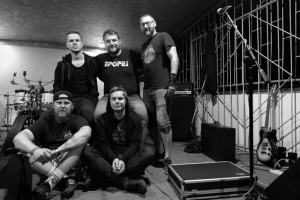 Čeští post-metalisté MAYON vydají na vinylu dlouhohrající debut