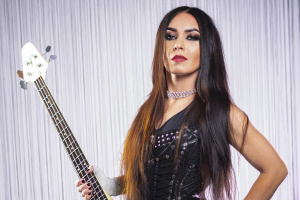 Čarodějka v kůži – šéfka CRYSTAL VIPER představuje nový projekt LEATHERWITCH