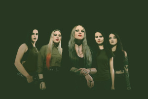 Dubnový Spark uvádí: NERVOSA a její boj proti manipulaci