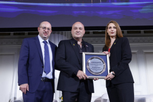 David Draiman z DISTURBED převzal cenu za „mimořádný přínos v boji proti antisemitismu“