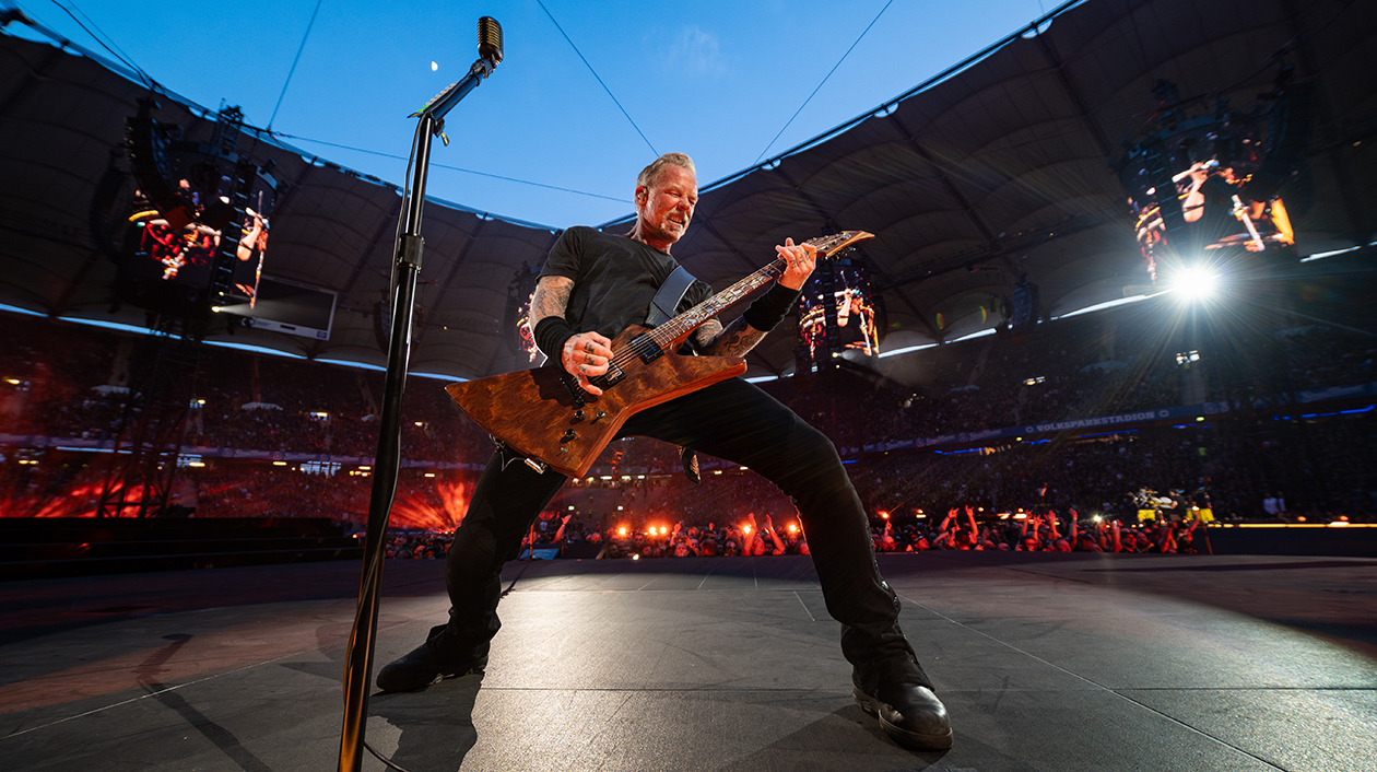 METALLIKY News: James Hetfield’s Tour Struggles, COVID Diagnosis, and Unexpected Four-Legged Concertgoer